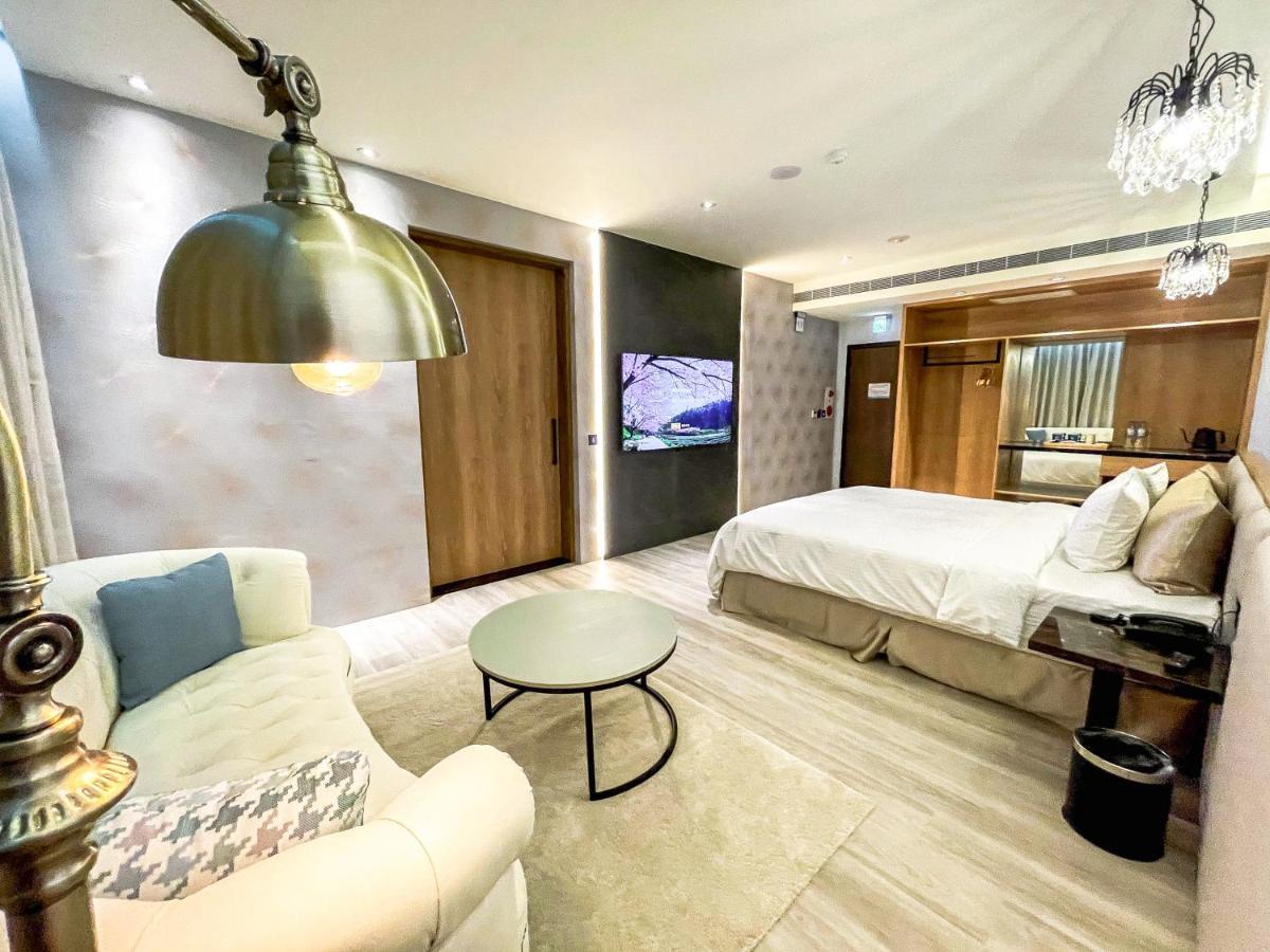 Fifth Avenue Motel Taichung Eksteriør billede