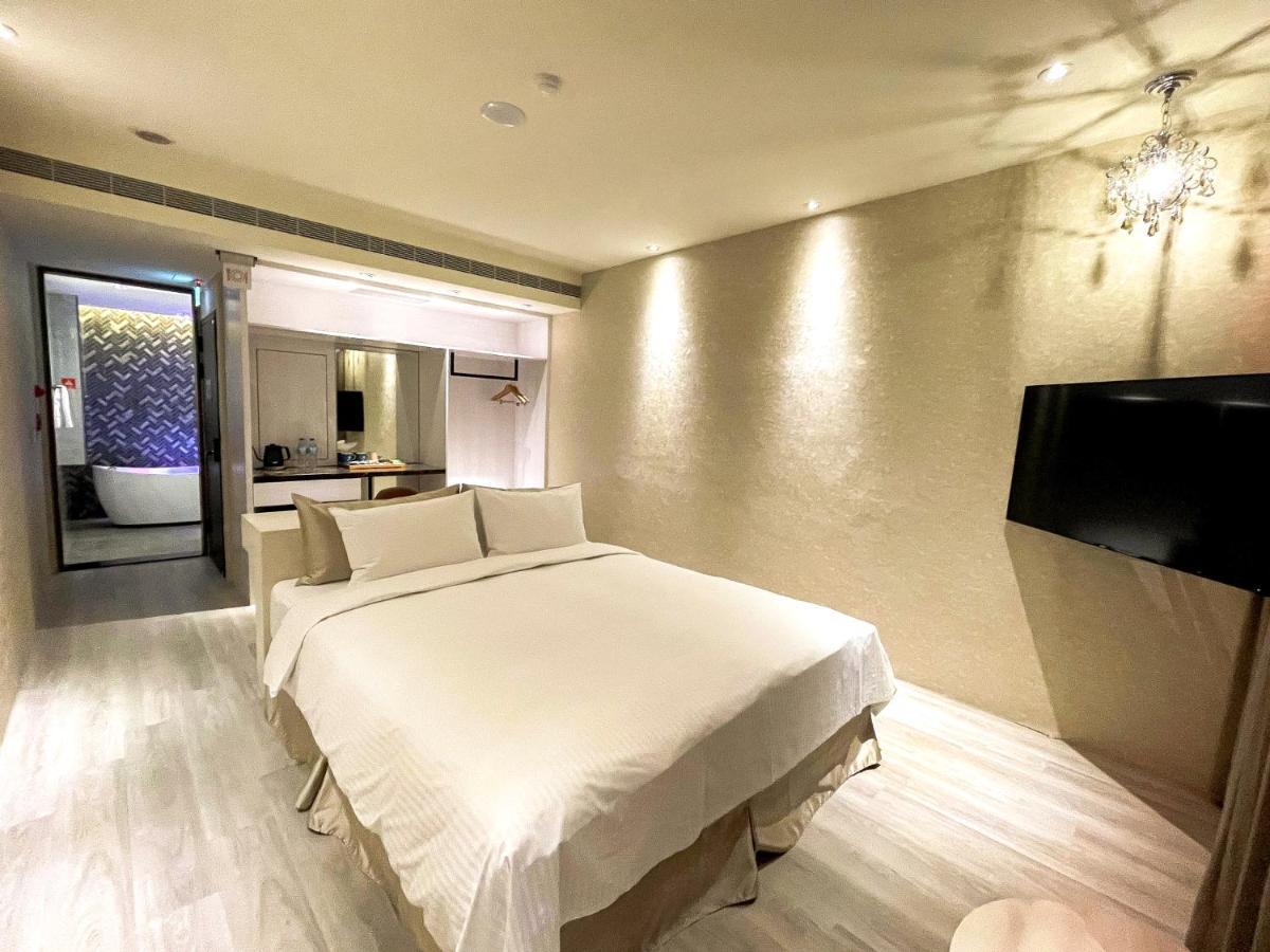 Fifth Avenue Motel Taichung Eksteriør billede