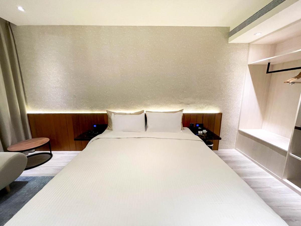 Fifth Avenue Motel Taichung Eksteriør billede
